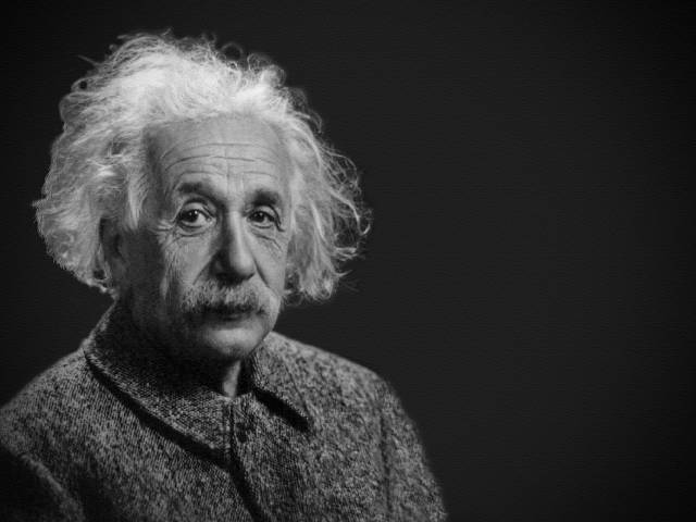 This image has an empty alt attribute; its file name is albert-einstein-1933340_1280-640x480.jpg